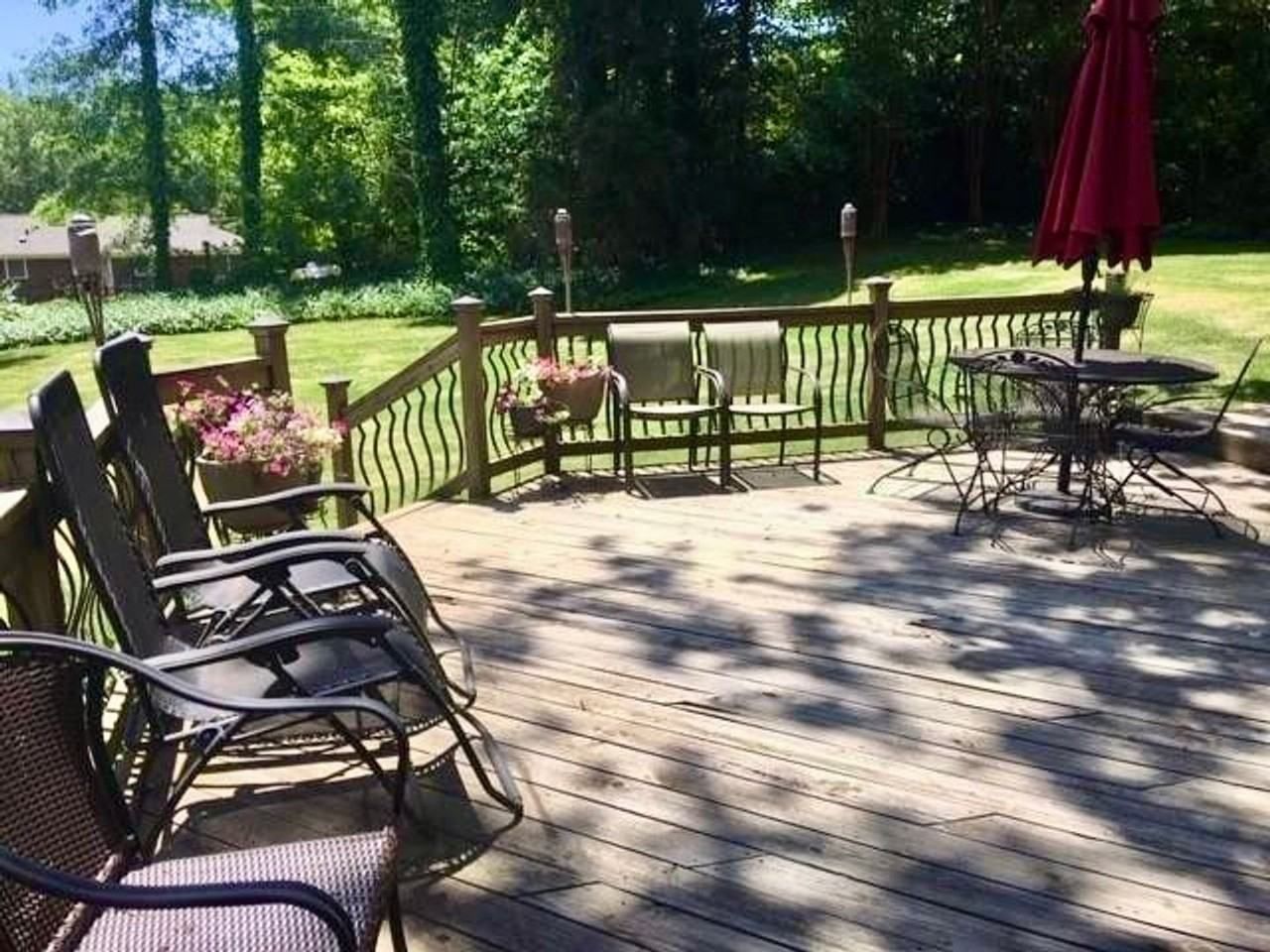 231 Grove Dr - Photo 2 of 7