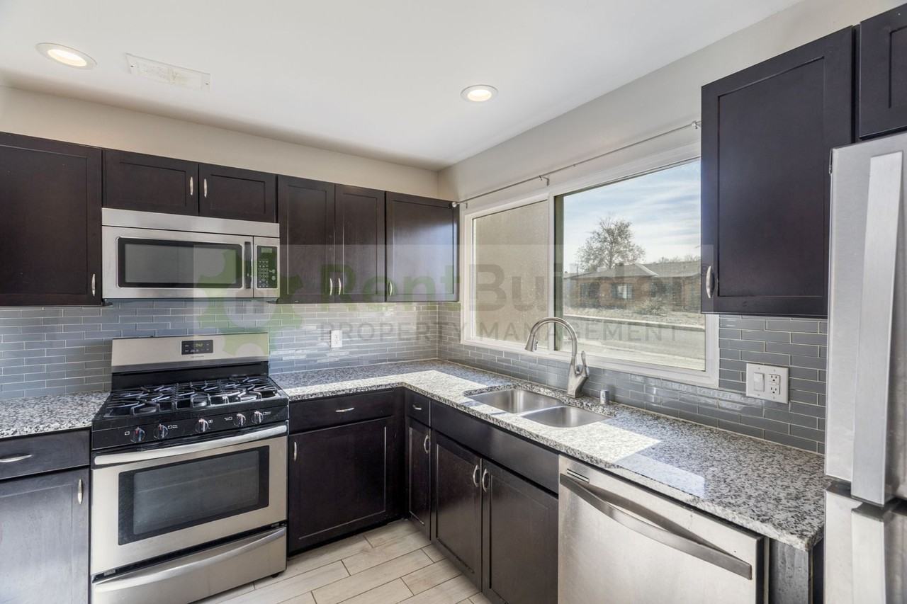 10021 Los Arboles Ave Ne - Photo 5 of 25