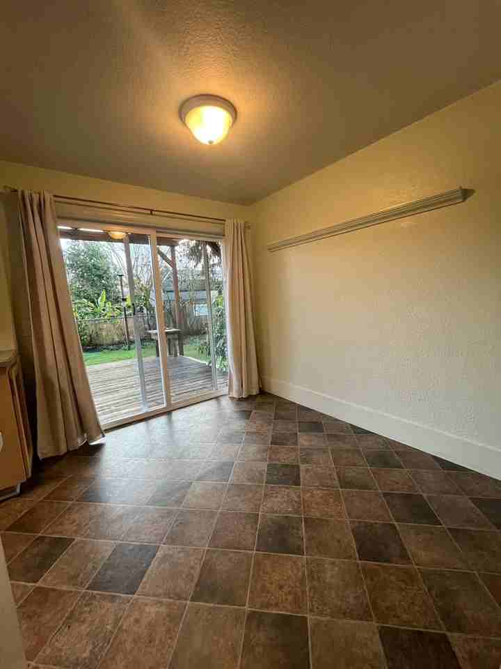 1315 Golden Ave - Photo 7 of 20