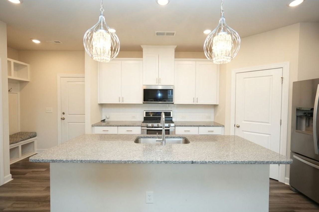 12412 Larue Ln - Photo 2 of 16