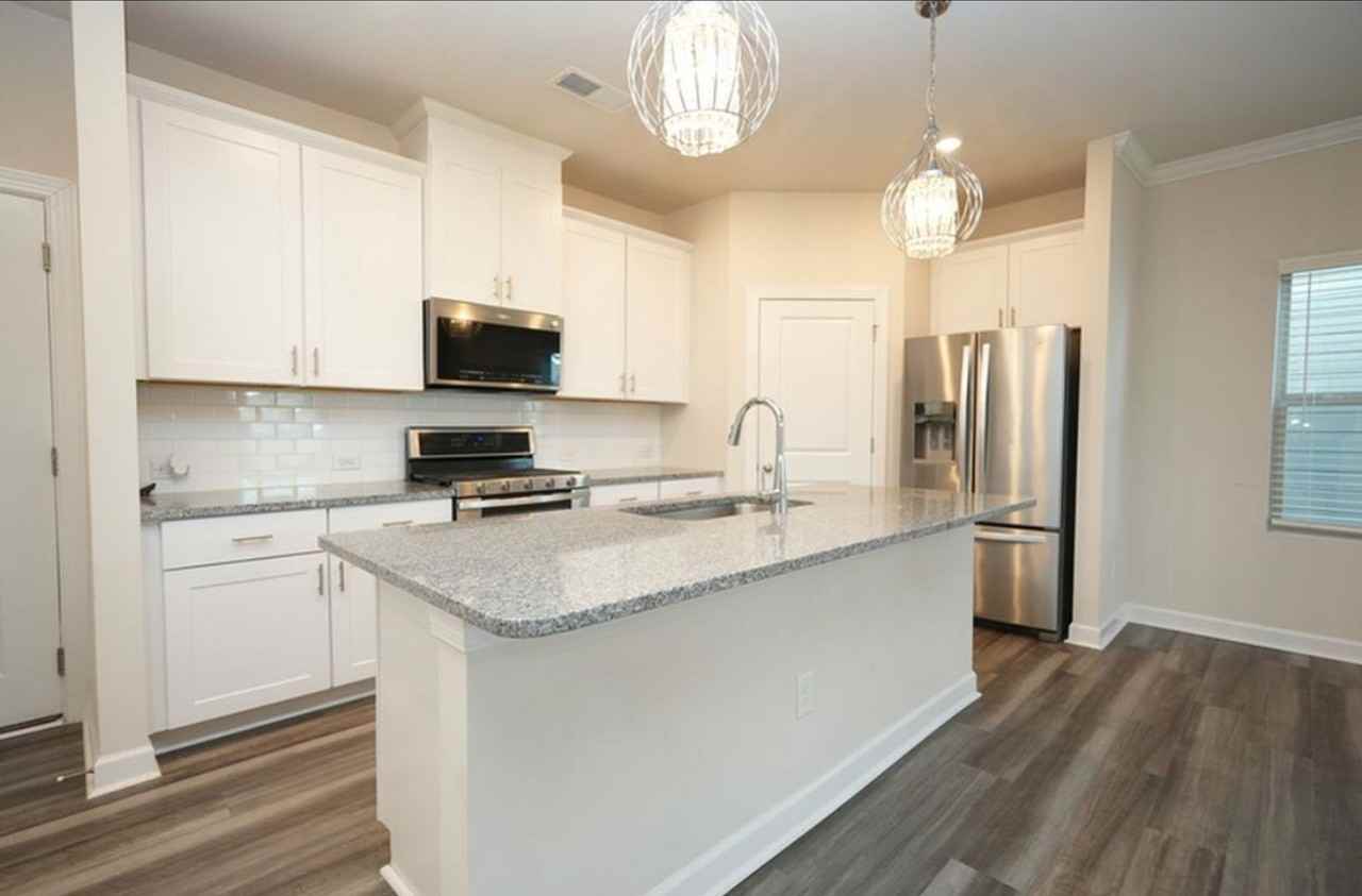 12412 Larue Ln - Photo 3 of 16