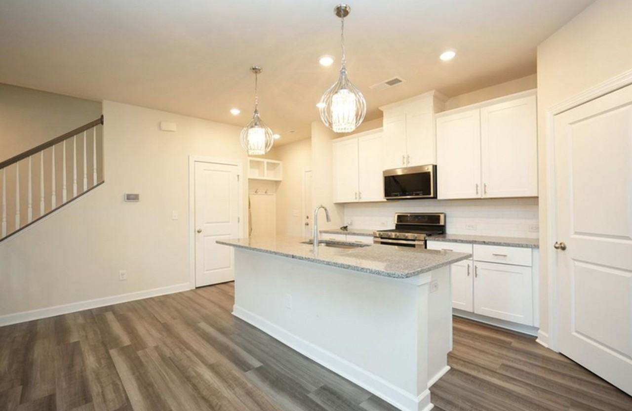 12412 Larue Ln - Photo 4 of 16