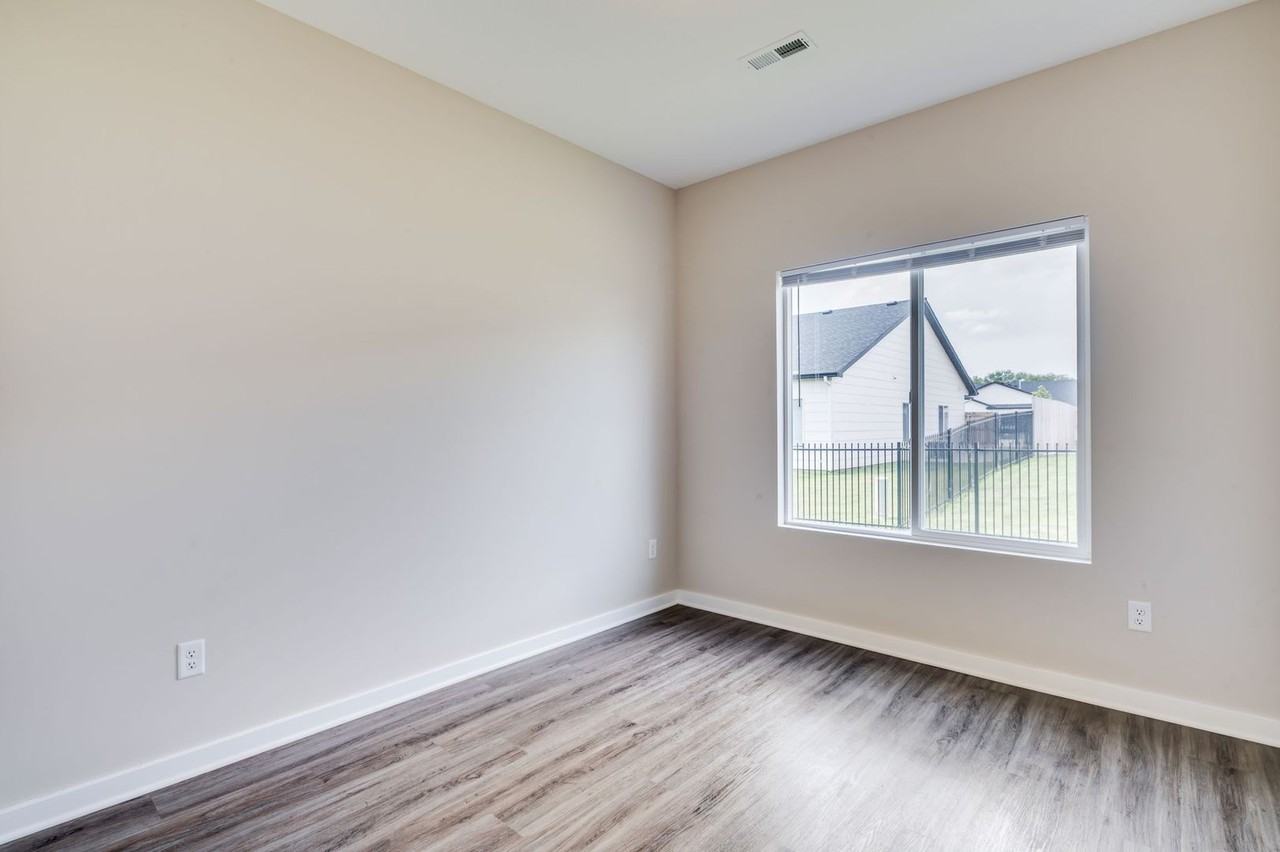 1713 Rover Ct - Photo 7 of 19