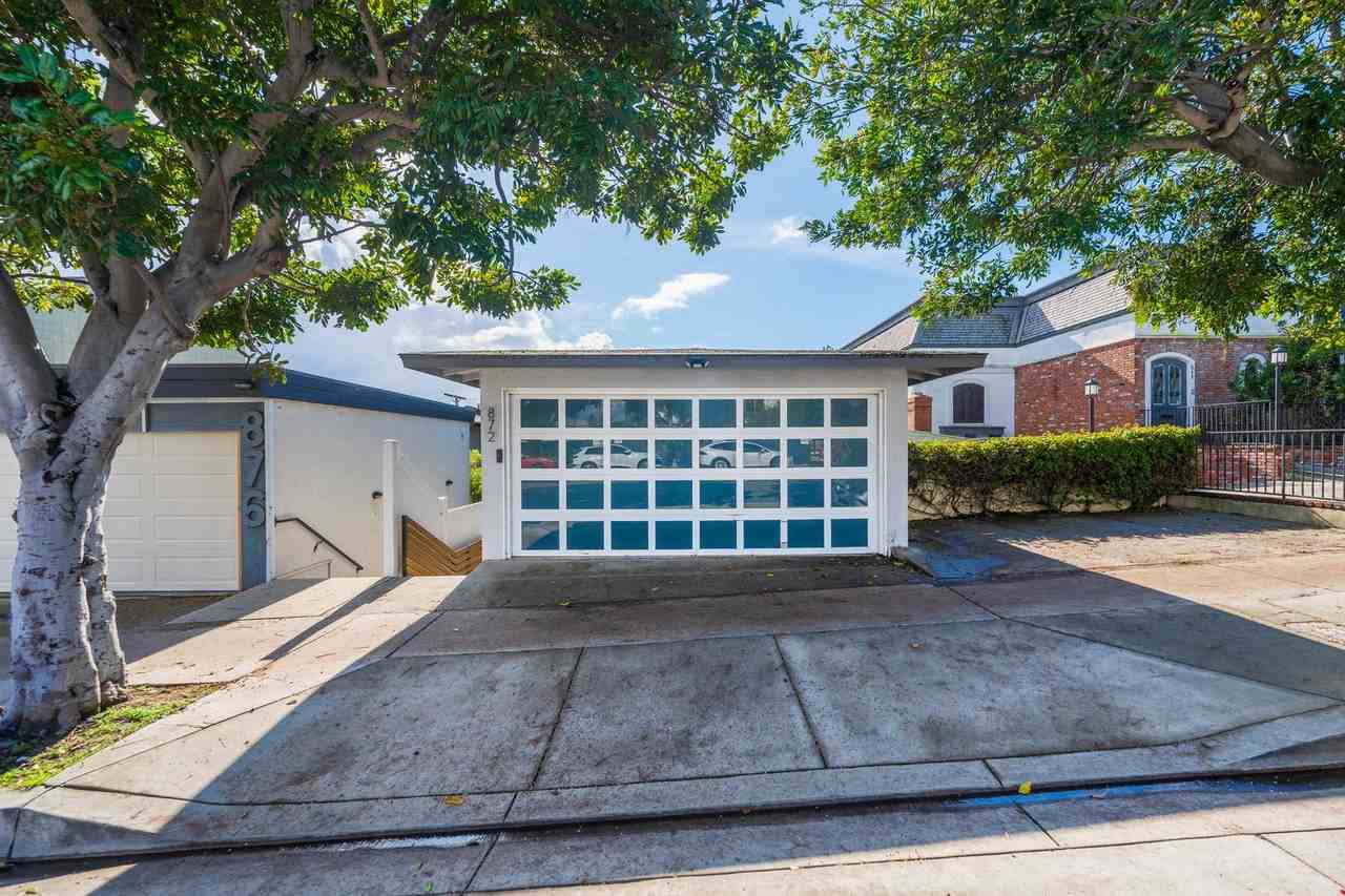 872 Manhattan Beach Blvd - Photo 2 of 35