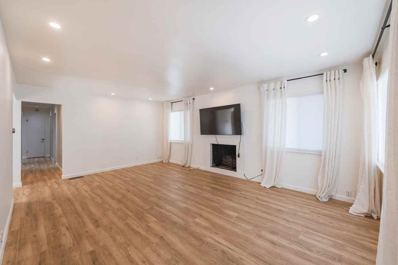 872 Manhattan Beach Blvd - Photo 6 of 35