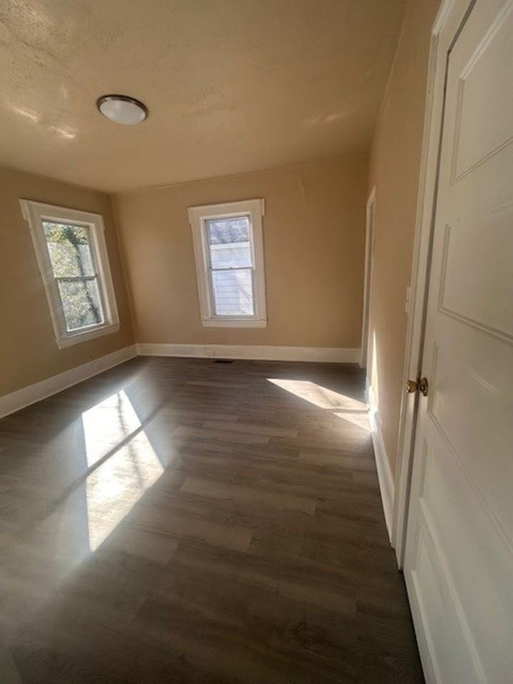 113 Edgeworth St - Photo 4 of 13