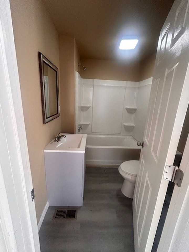 113 Edgeworth St - Photo 7 of 13