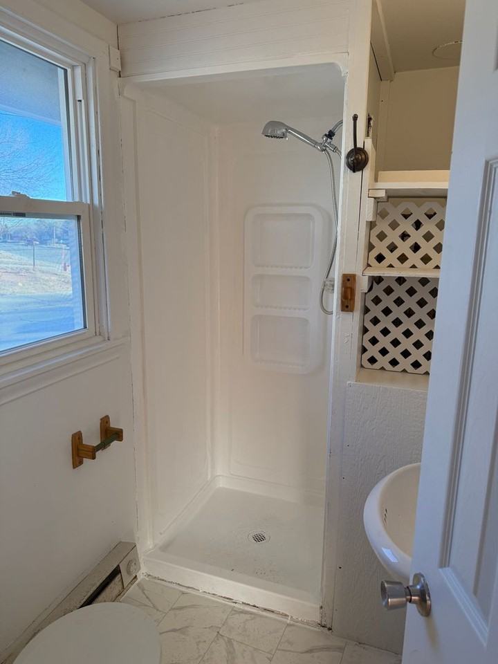 4102 Canyon Lake Dr - Photo 4 of 9