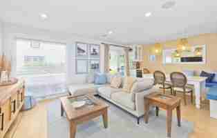featured image of 206 Adams St