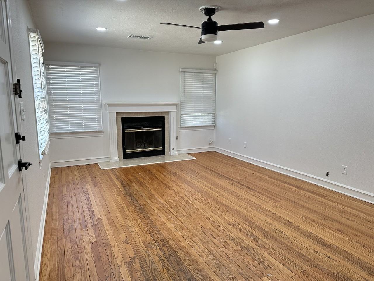 2313 29th St - Photo 2 of 15