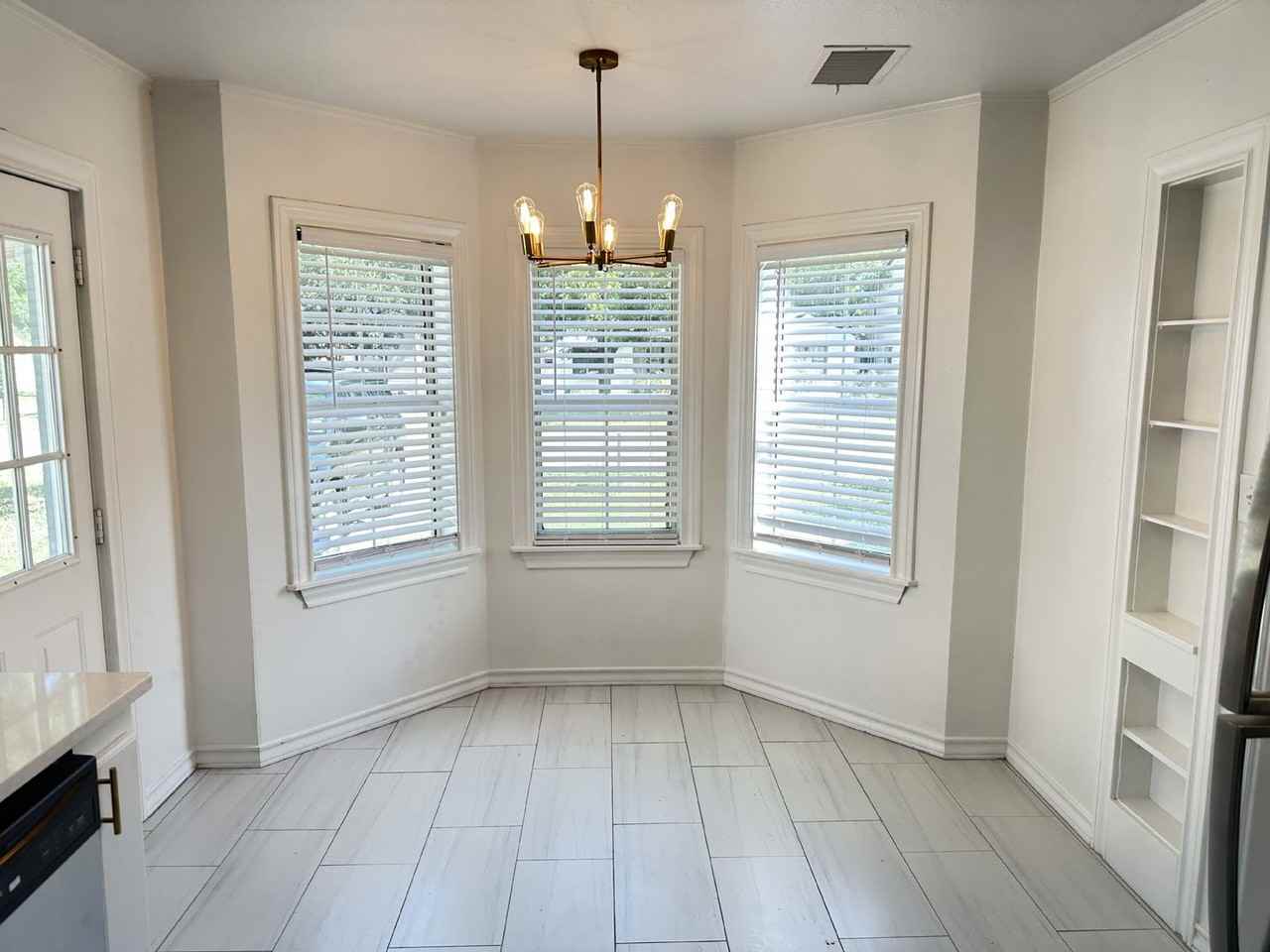 2313 29th St - Photo 3 of 15