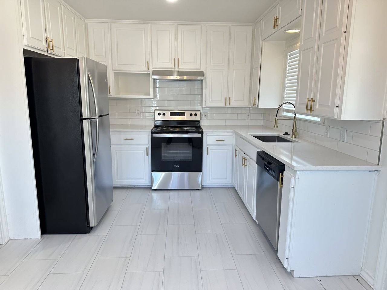 2313 29th St - Photo 7 of 15