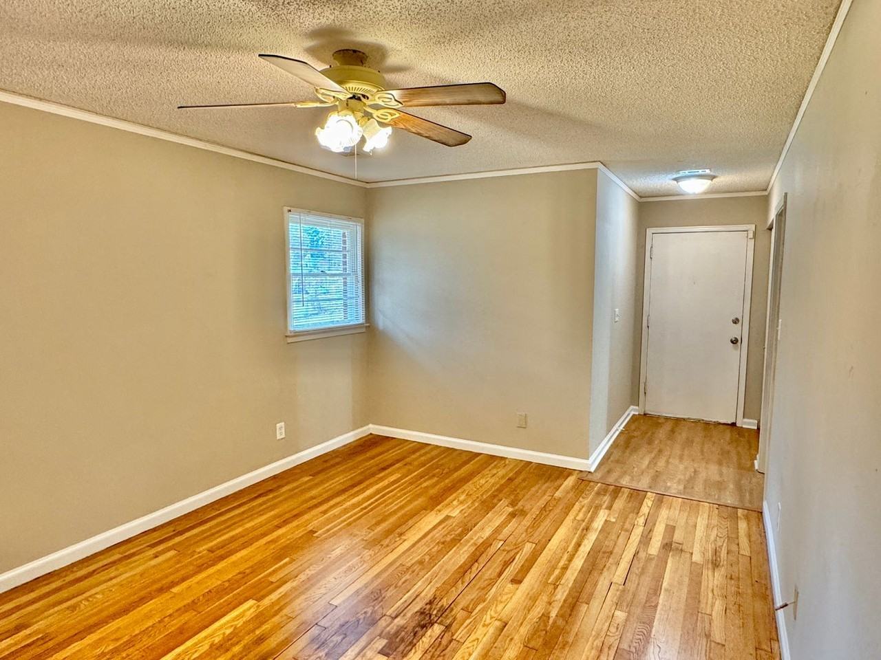 1100 Lombard Dr - Photo 6 of 21