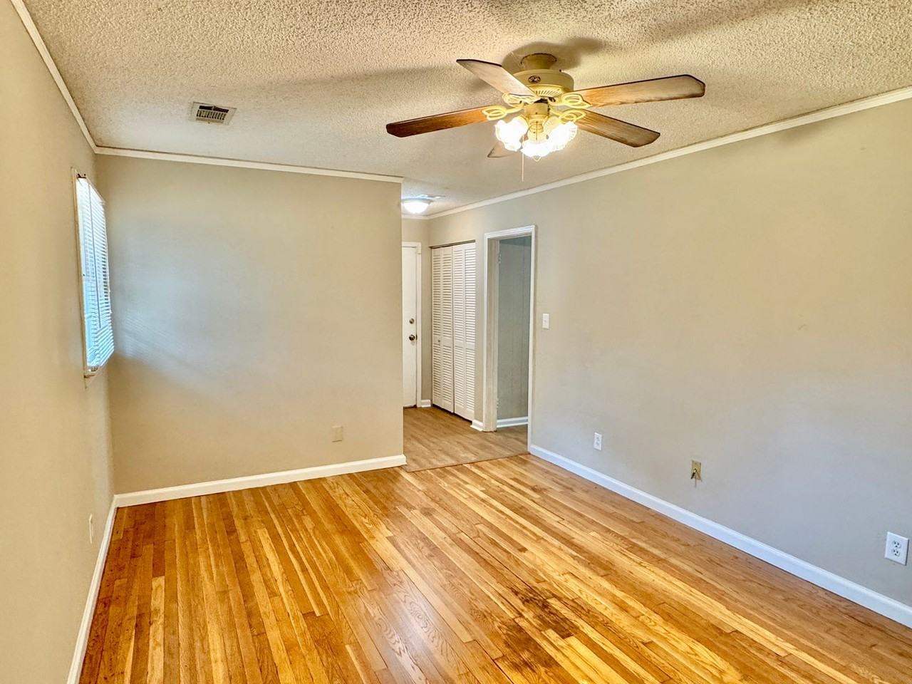 1100 Lombard Dr - Photo 7 of 21