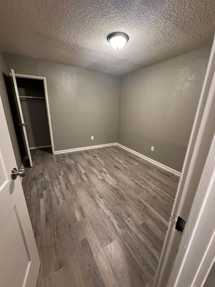 Benton Blvd 2-Bed - Photo 6 of 8