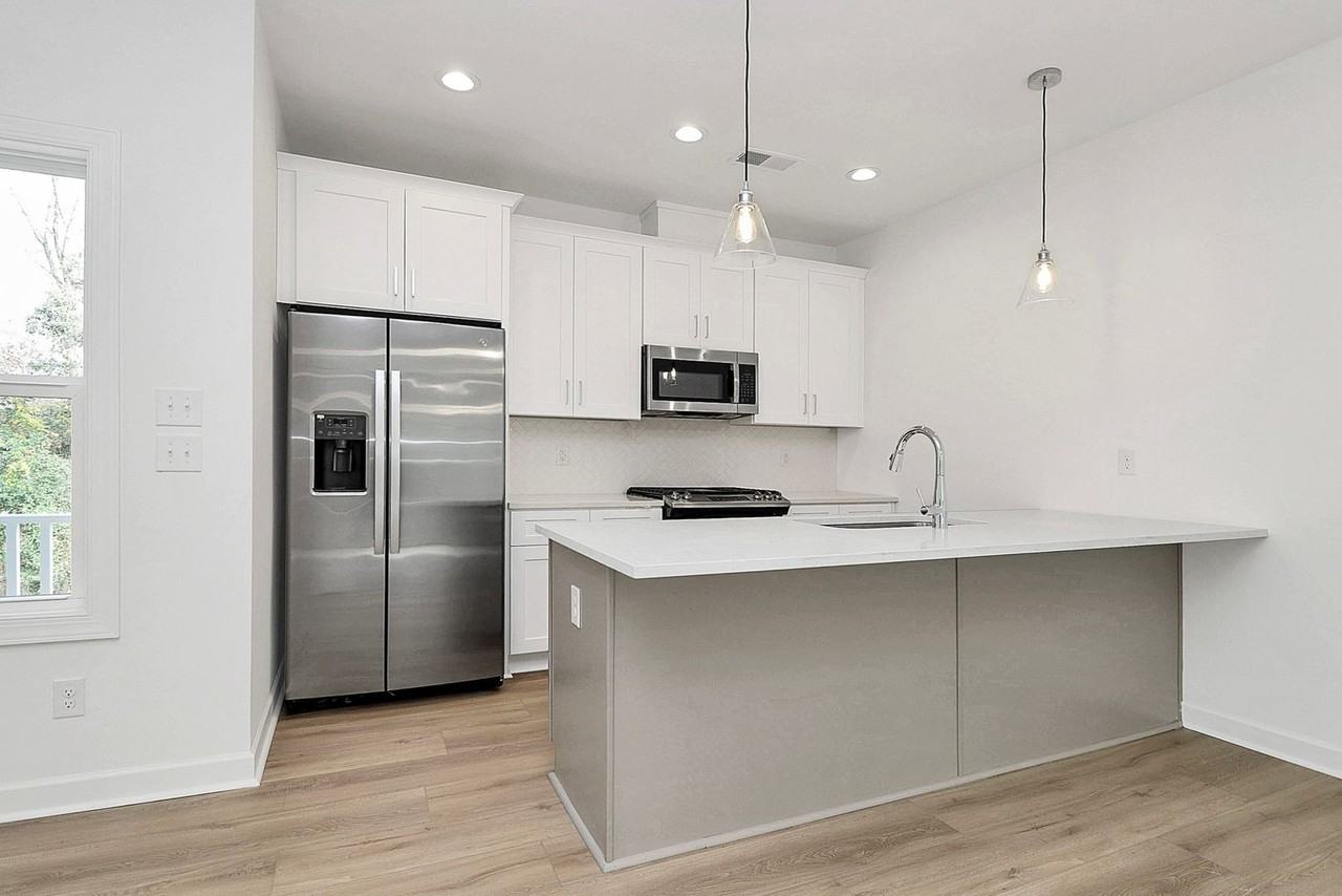 3956 Hager Dr - Photo 5 of 18