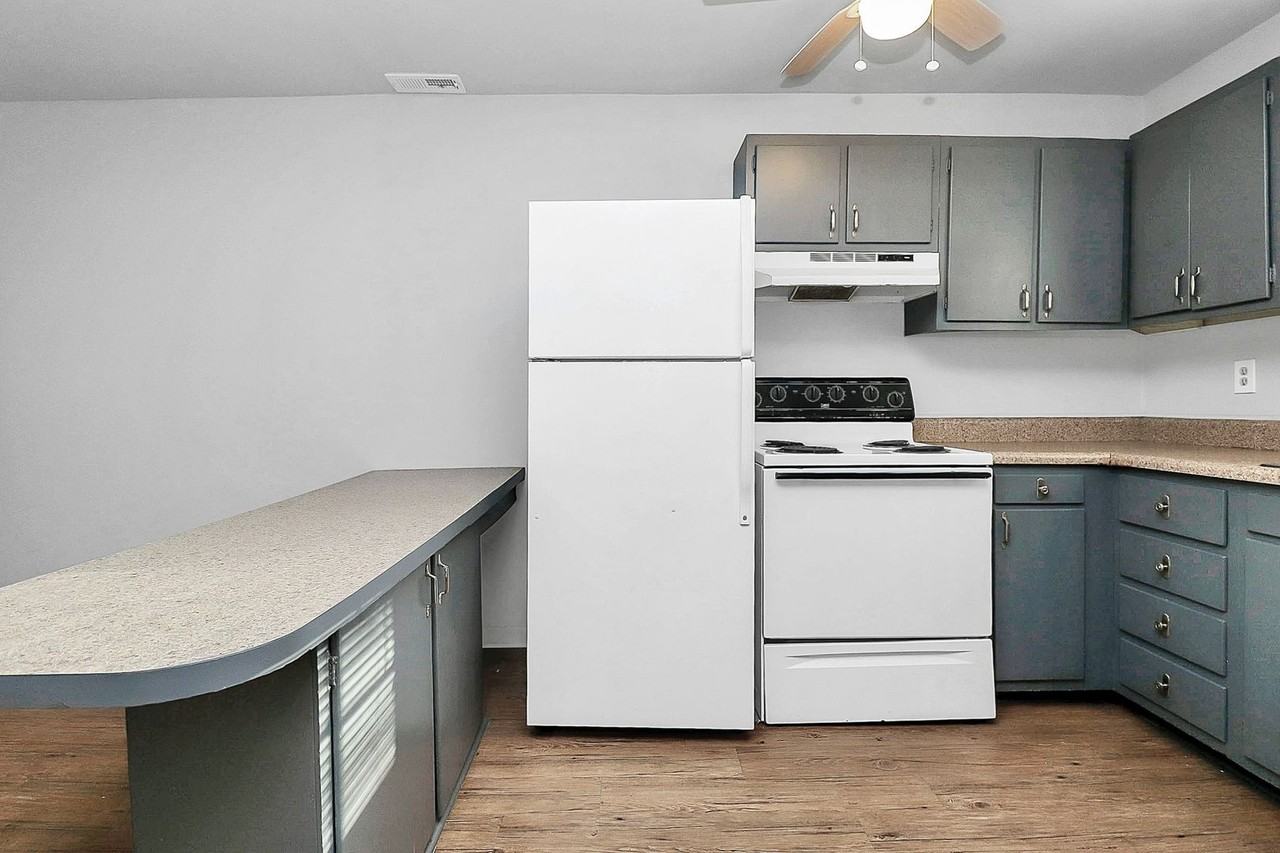 4220 Castleton Rd - Photo 4 of 18