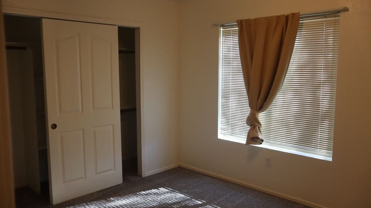 3353 E Kalispell Ave - Photo 7 of 46