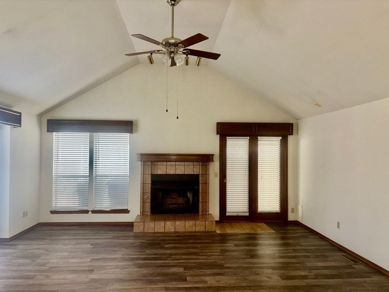 3812 Cobble Cir - Photo 2 of 9