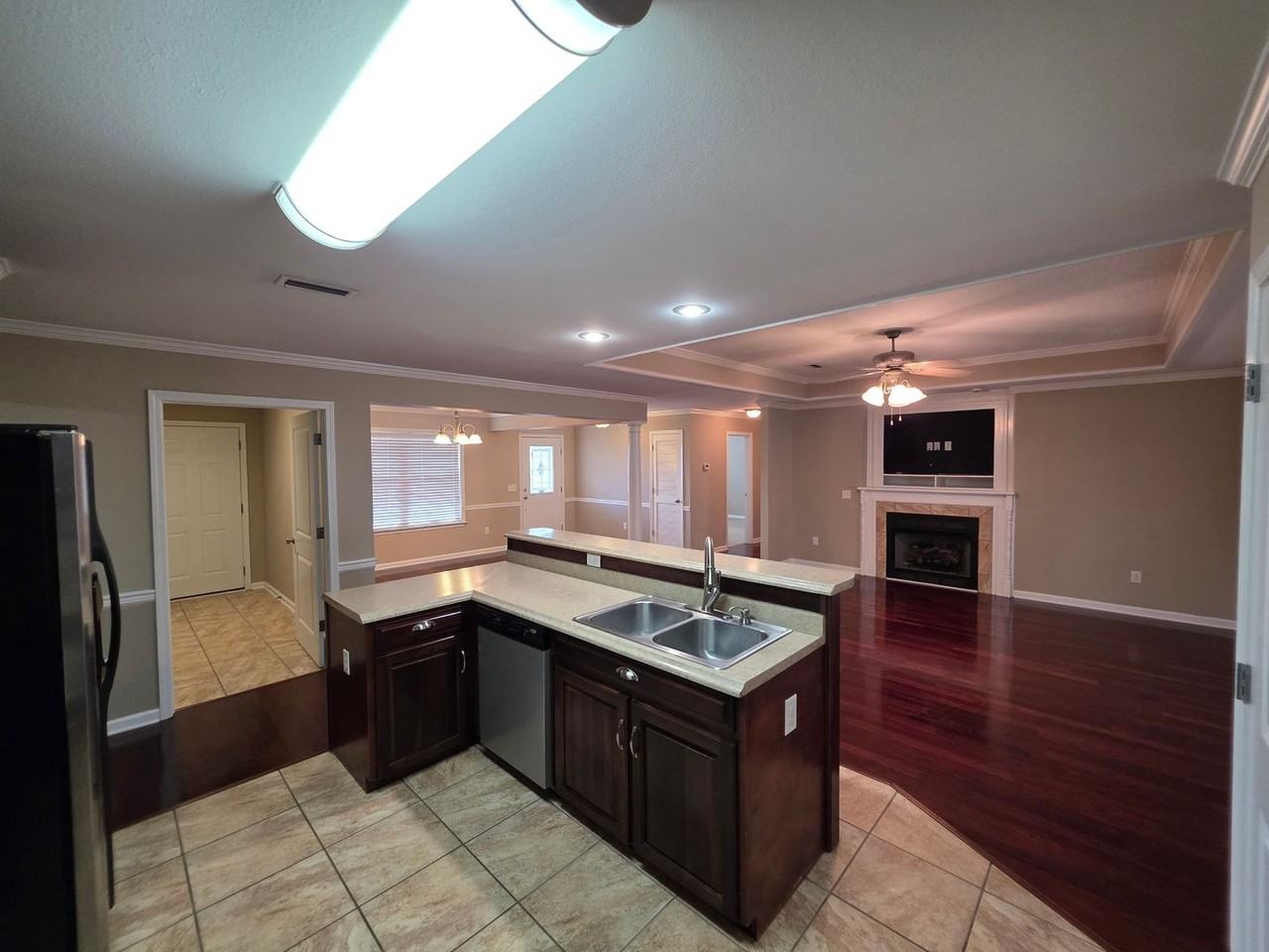 401 E Morningview Dr - Photo 2 of 20