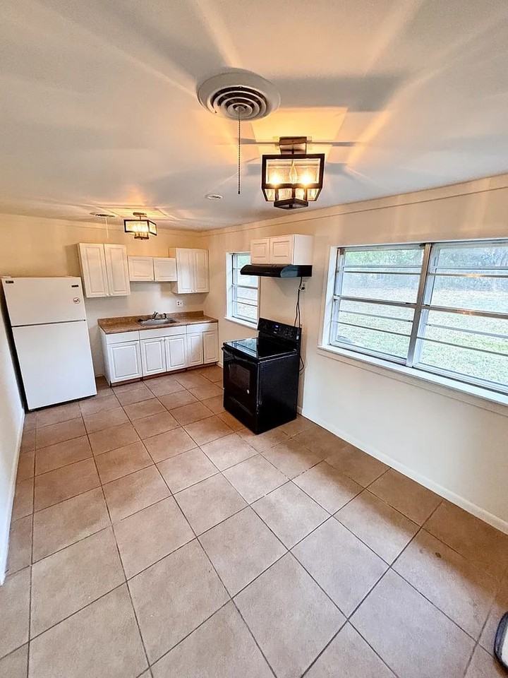 301 Thacker Loop - Photo 5 of 9