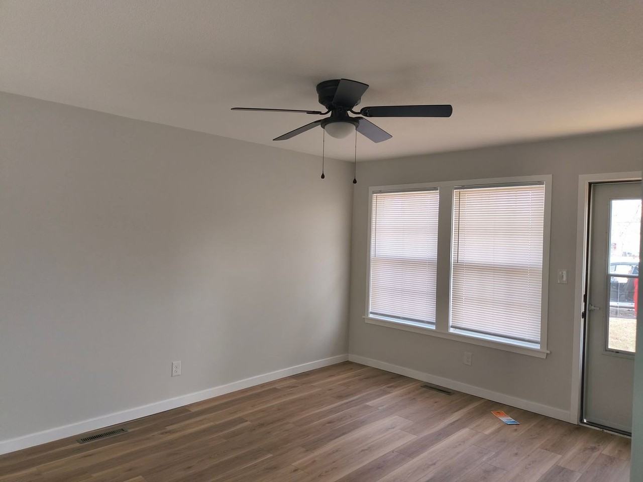 3437 S Glenn Ave - Photo 3 of 21