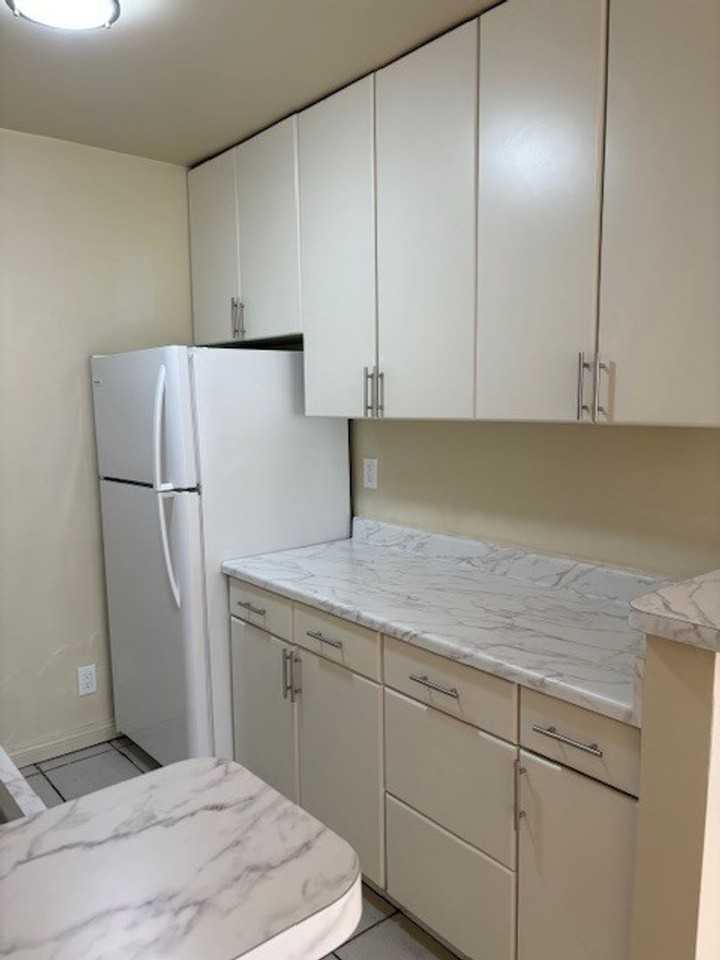 1811 7th St - Photo 4 of 17