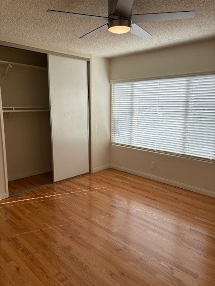 1811 7th St - Photo 6 of 17