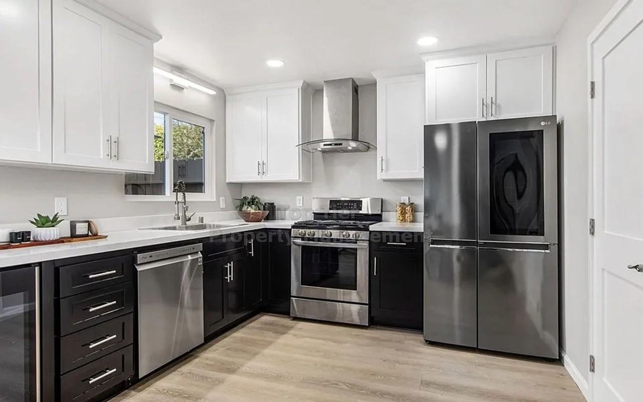 2525 Jefferson St #I - Photo 3 of 12