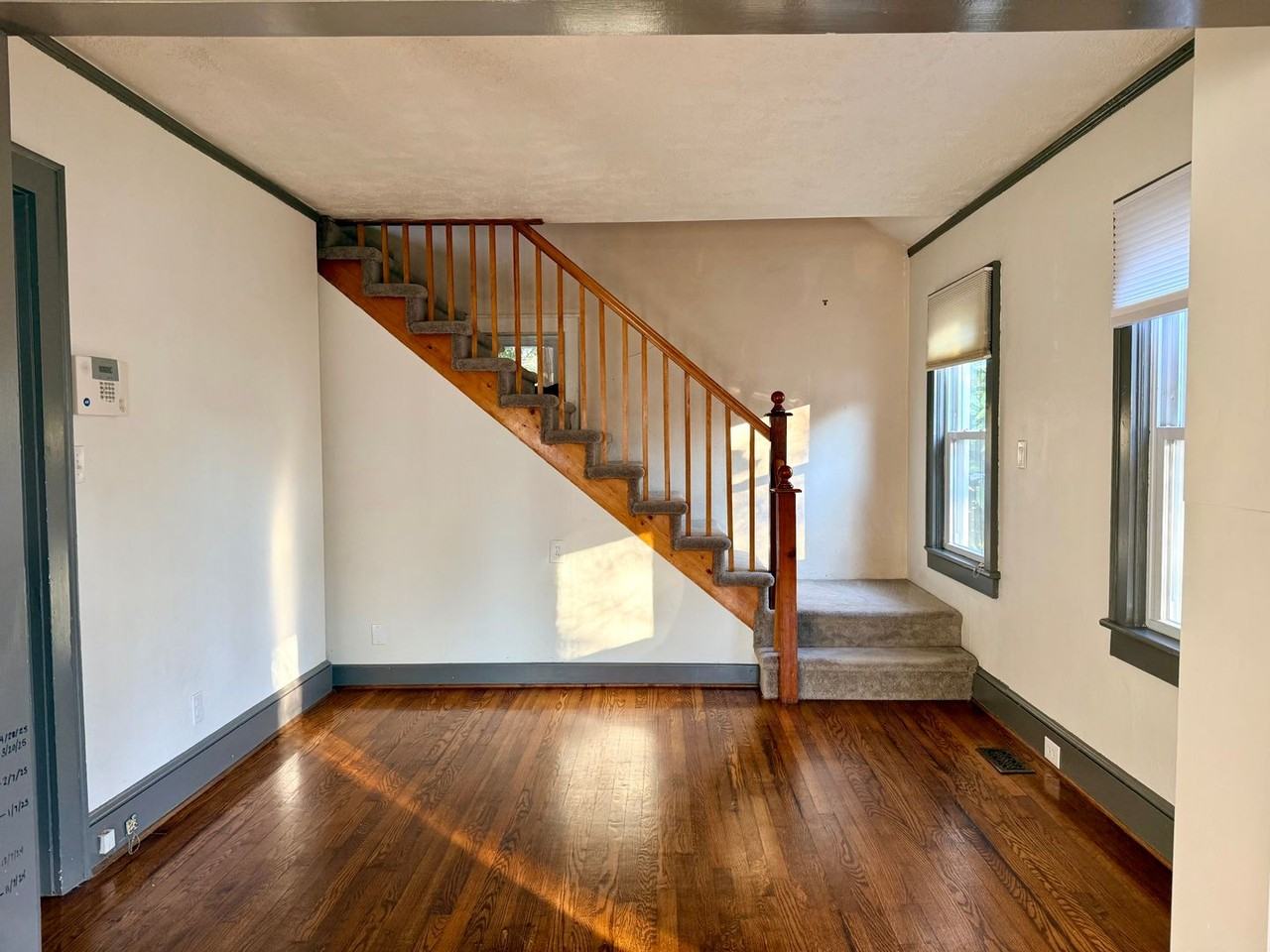 1022 Green St - Photo 3 of 36