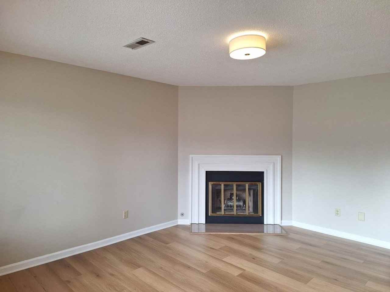 9005 Highbridge Dr - Photo 7 of 43