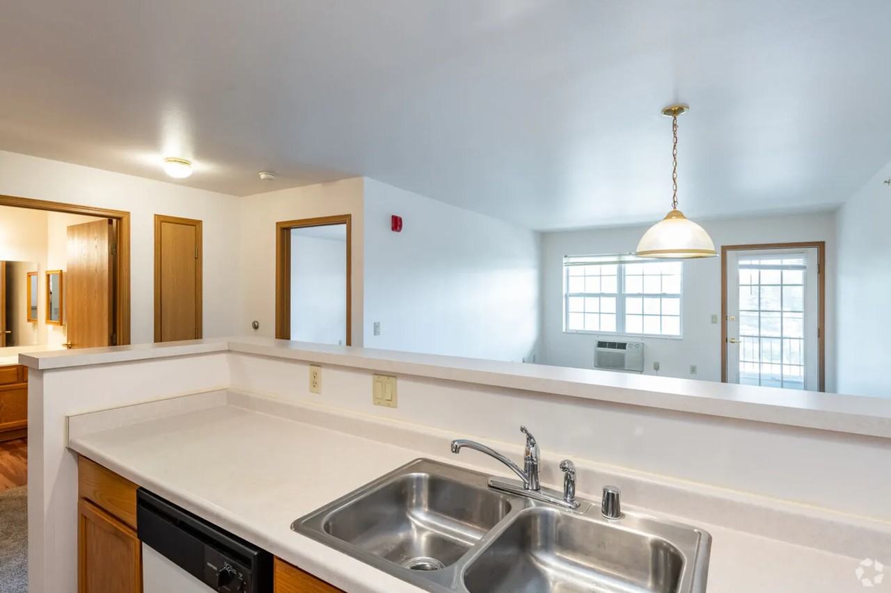 Algonquin Manor Senior Apartment Homes - Photo 7 of 15