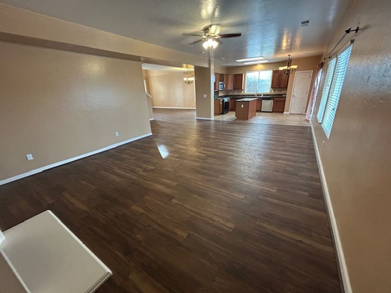 2926 W Newton Ct - Photo 6 of 34