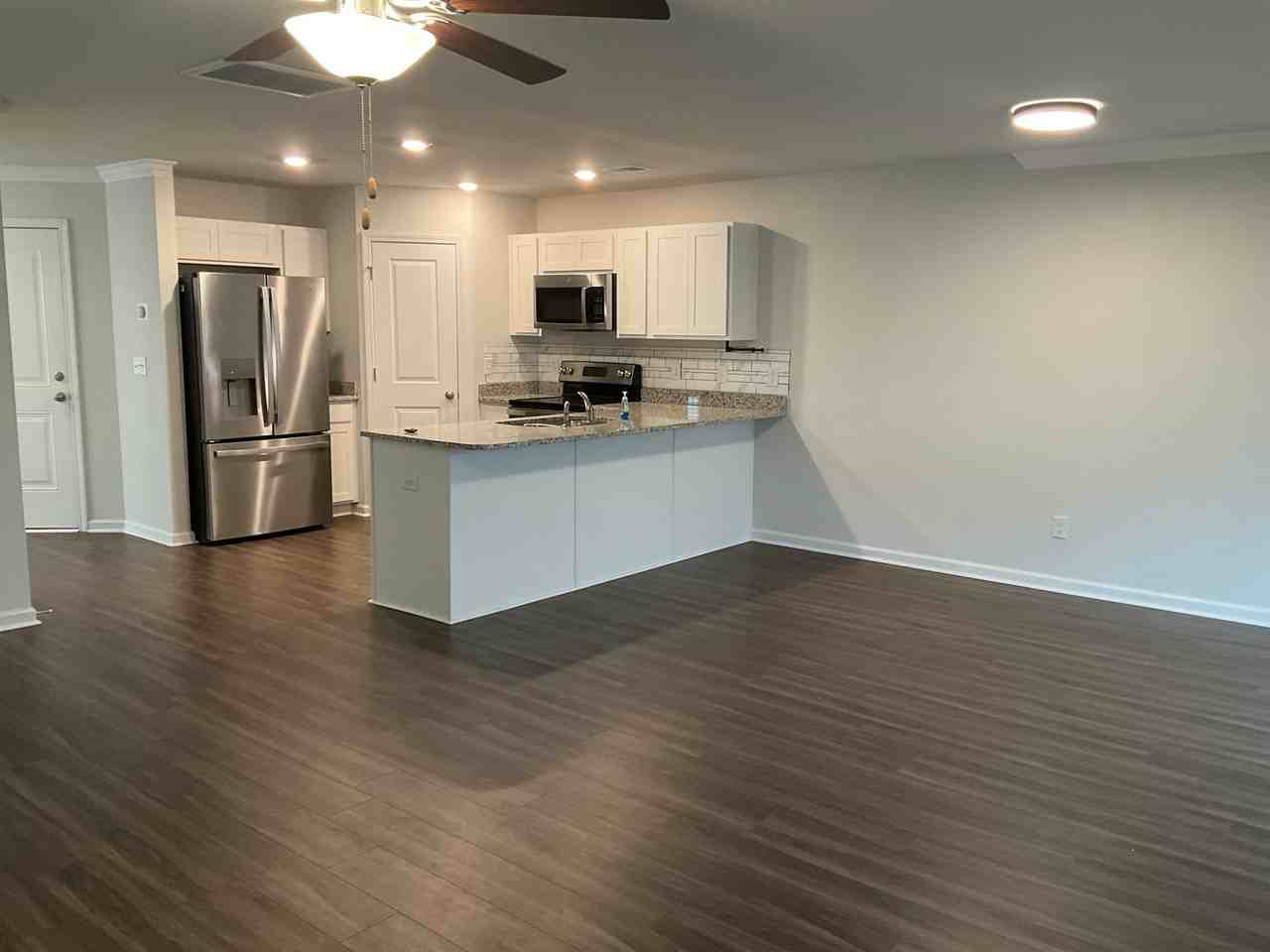 2746 Prince Charles Ct - Photo 3 of 12