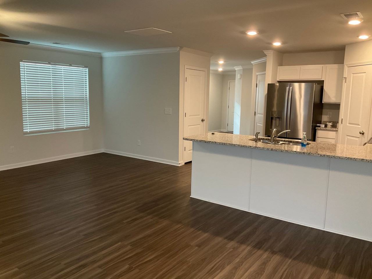 2746 Prince Charles Ct - Photo 4 of 12