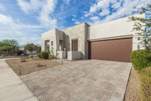 featured image of 712 E Buist Ave