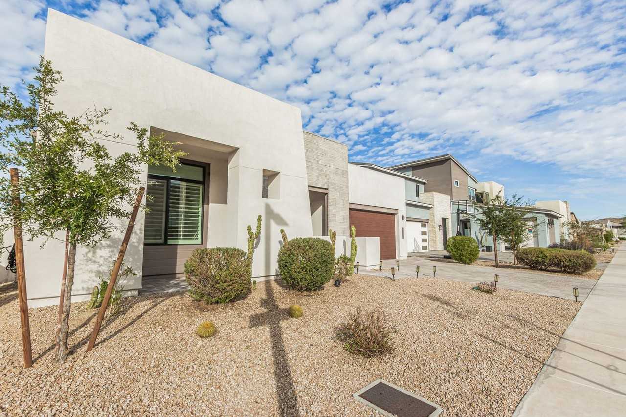 712 E Buist Ave - Photo 3 of 50