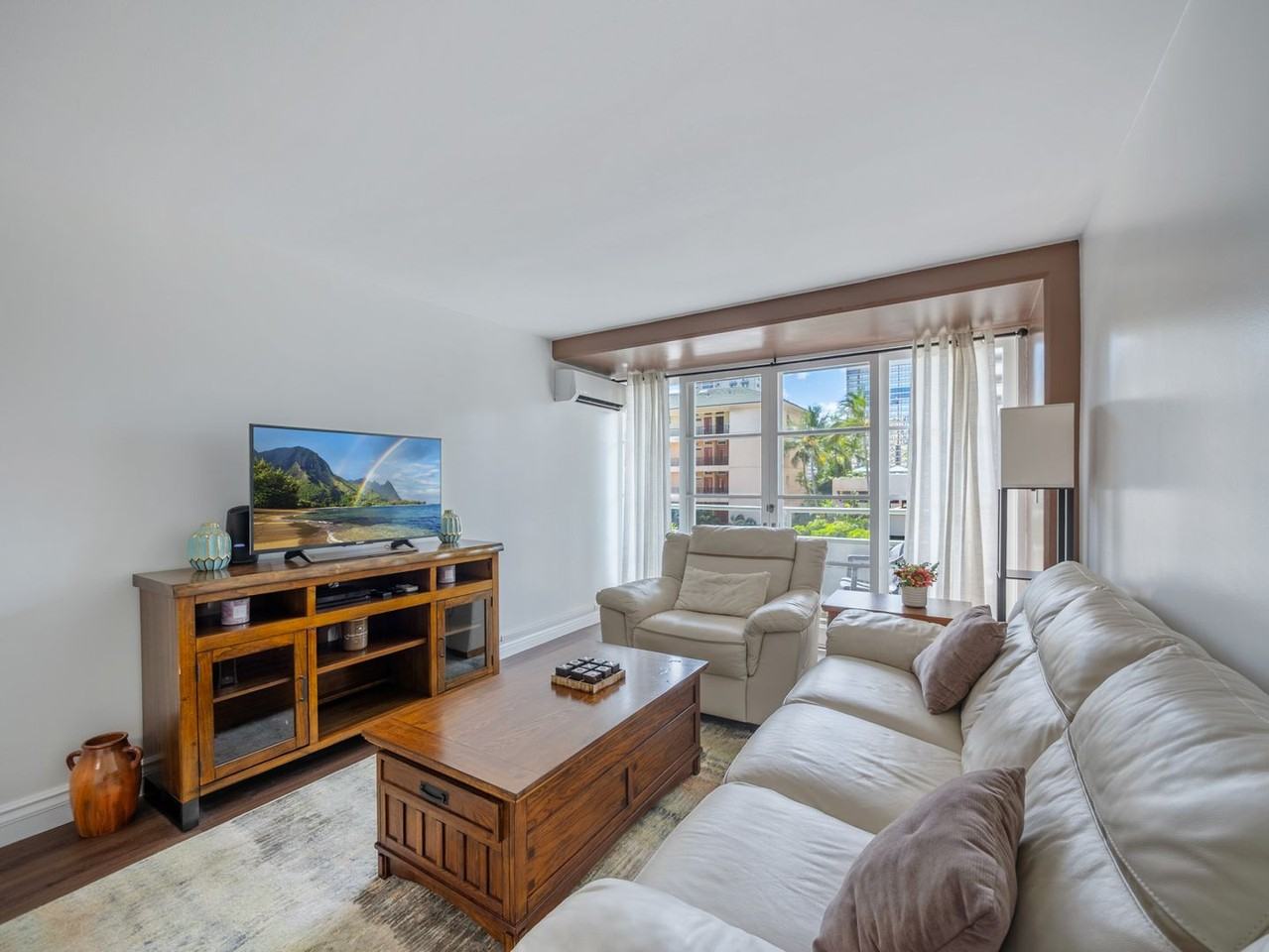 445 Kaiolu St #409 - Photo 5 of 16