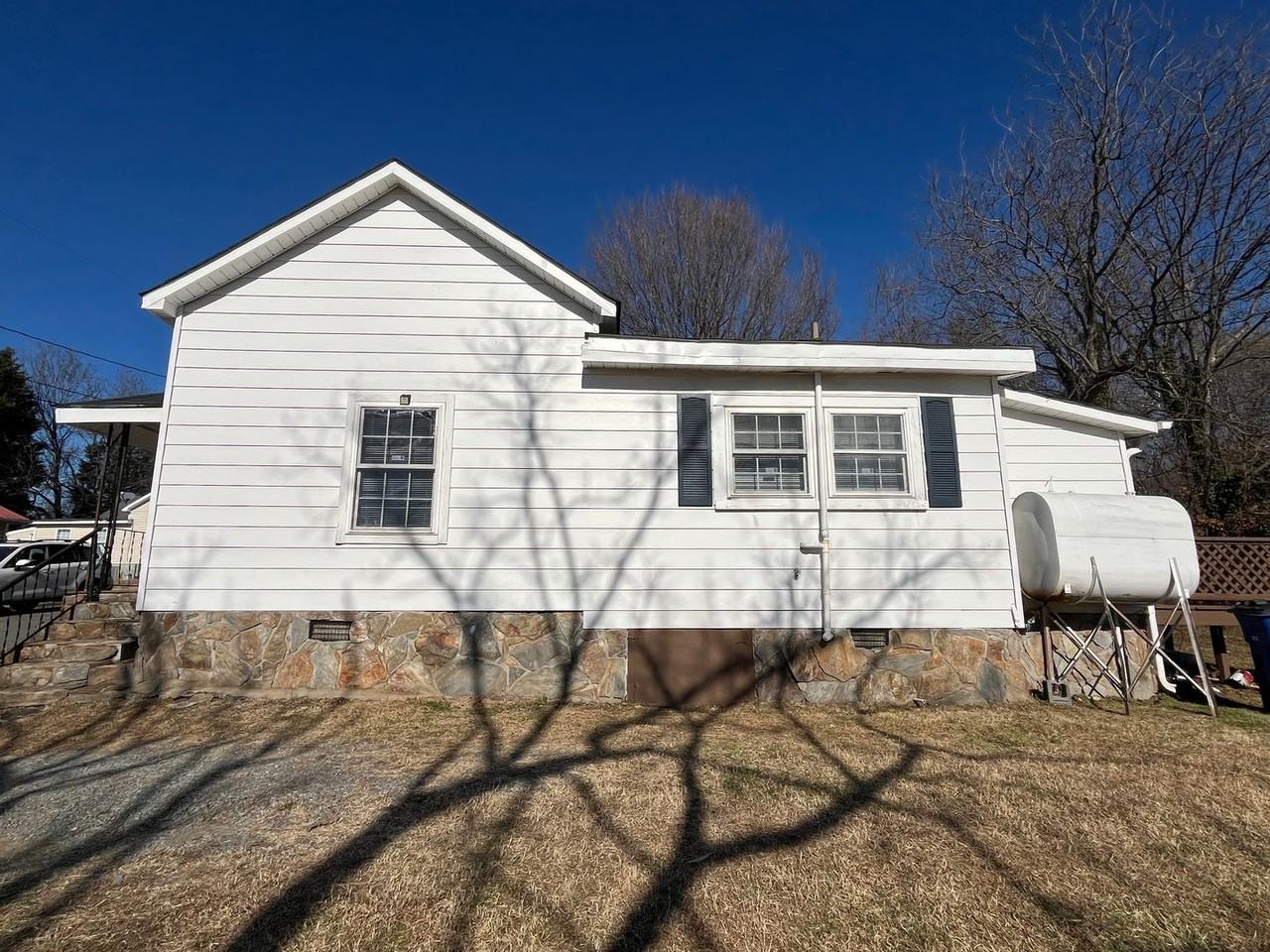 2227 Sunshine Ave - Photo 3 of 29