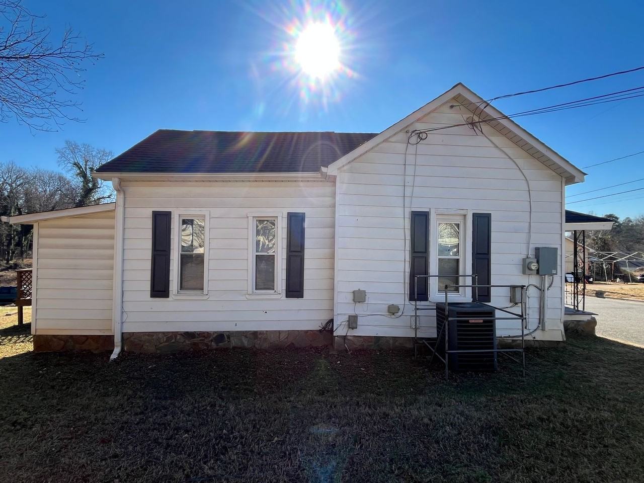 2227 Sunshine Ave - Photo 7 of 29