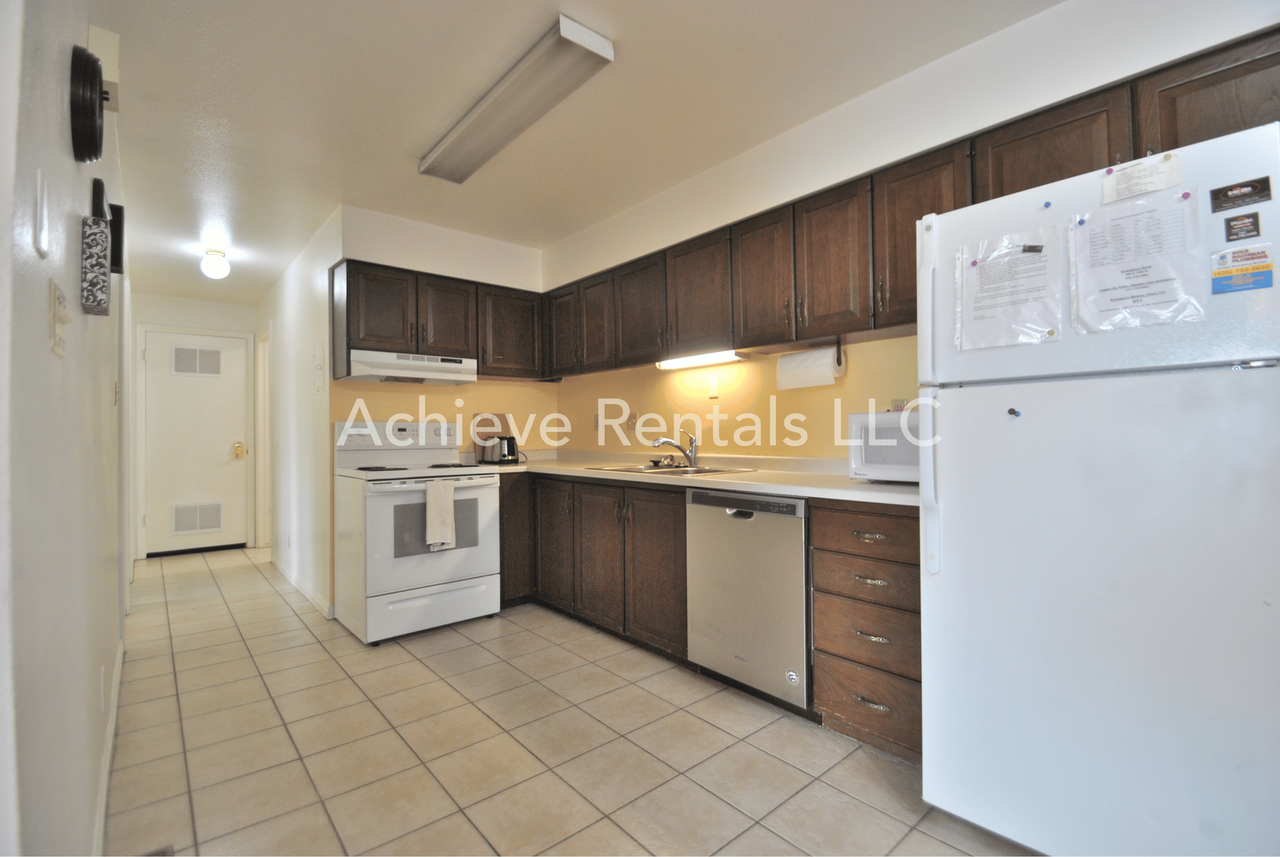 240 E 400 N #47 - Photo 5 of 8