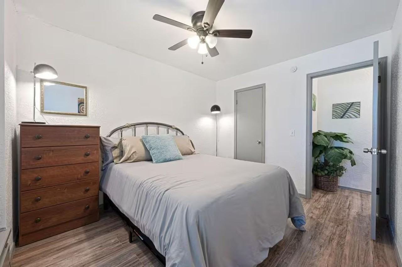 1212 Sw 99th Ter - Photo 5 of 10