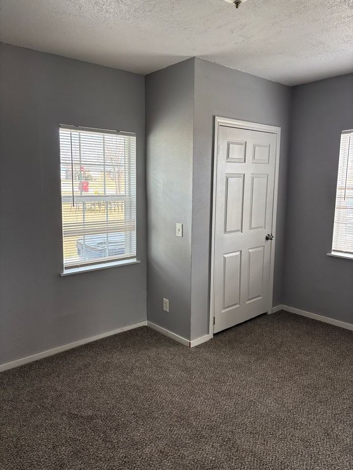 638 Gilcrease - Photo 4 of 11