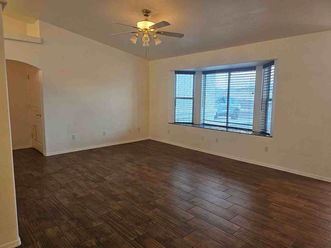 186 Impala Ln - Photo 4 of 27