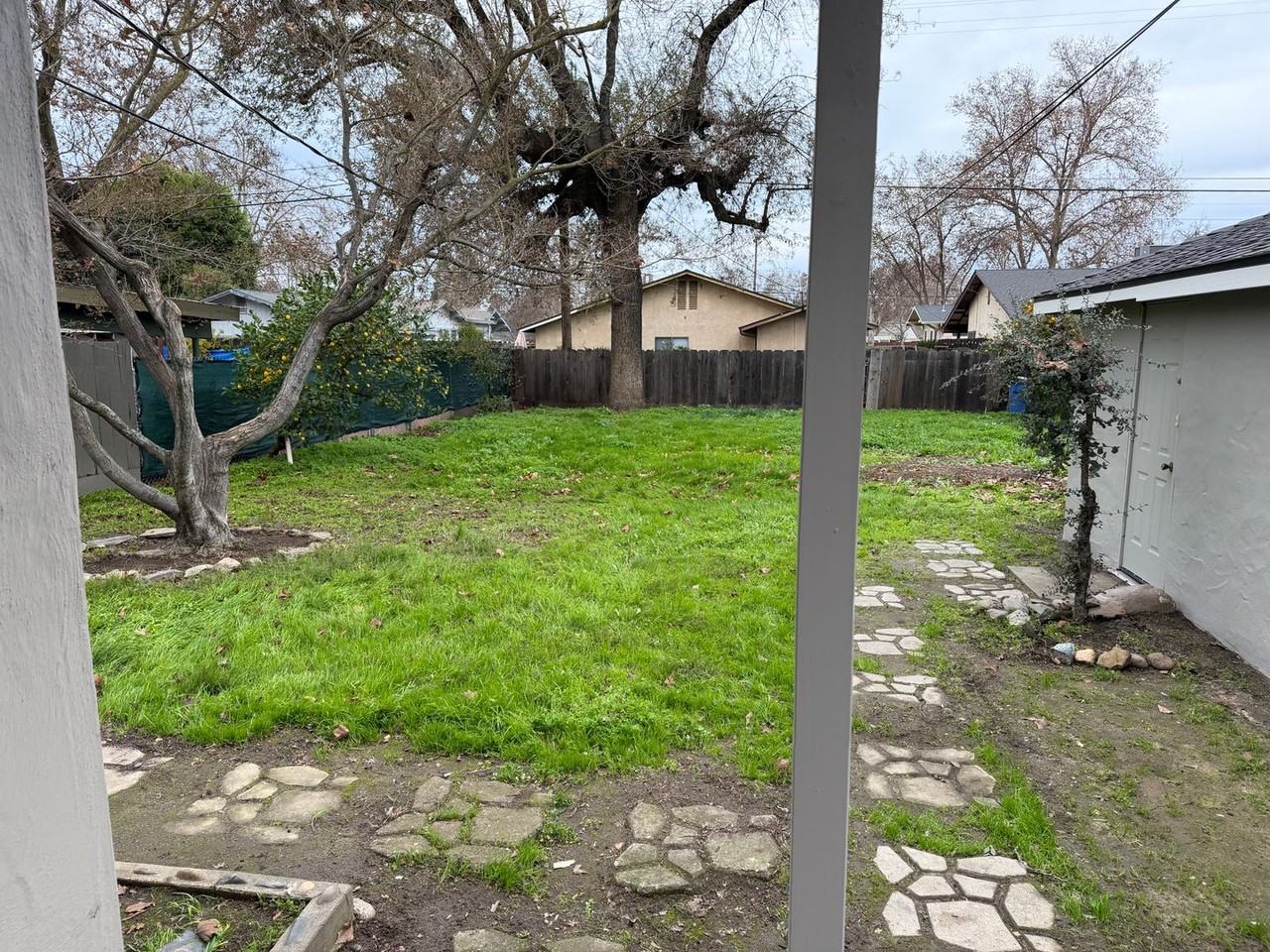 1419 Lyons Ave - Photo 5 of 19