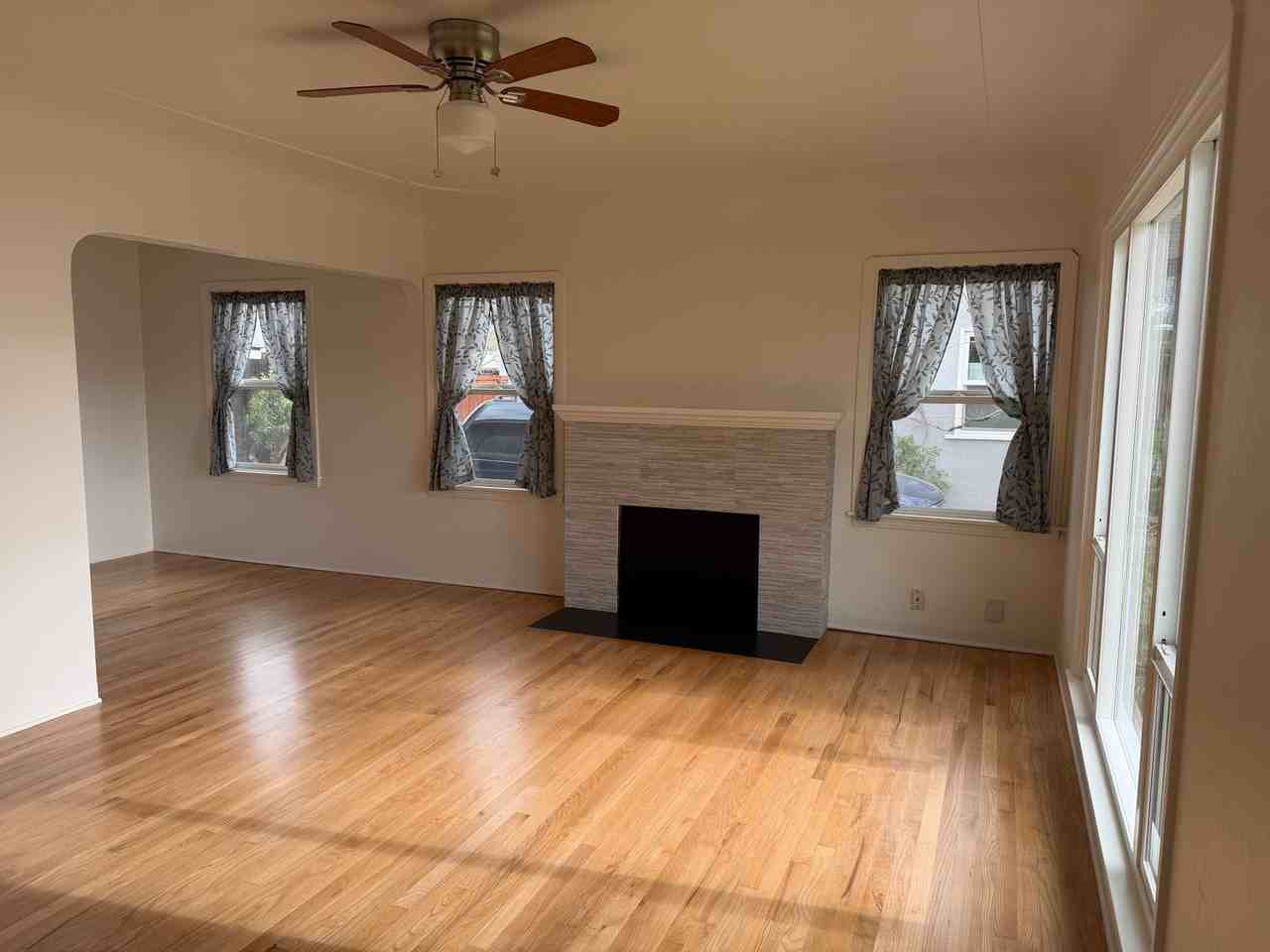 1419 Lyons Ave - Photo 7 of 19