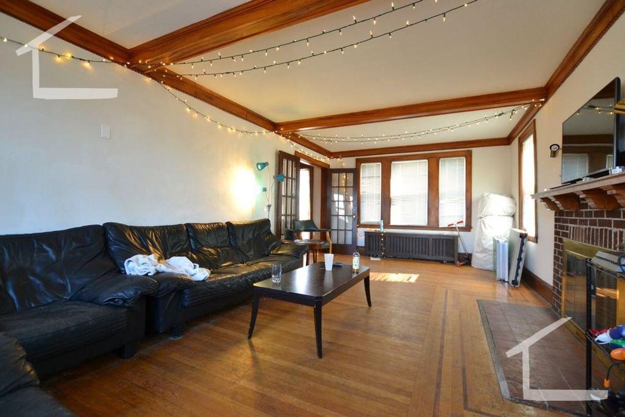 116 Lake St - Photo 2 of 17