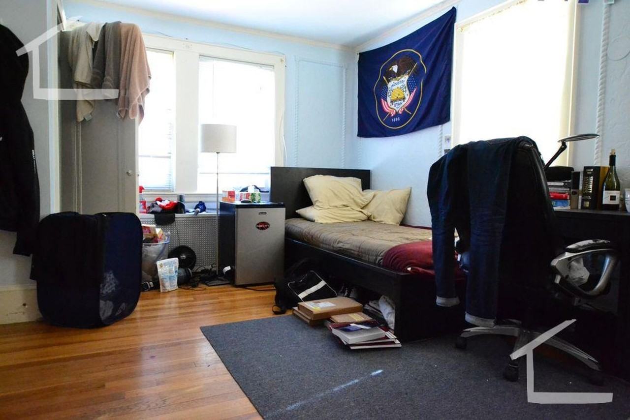 116 Lake St - Photo 4 of 17