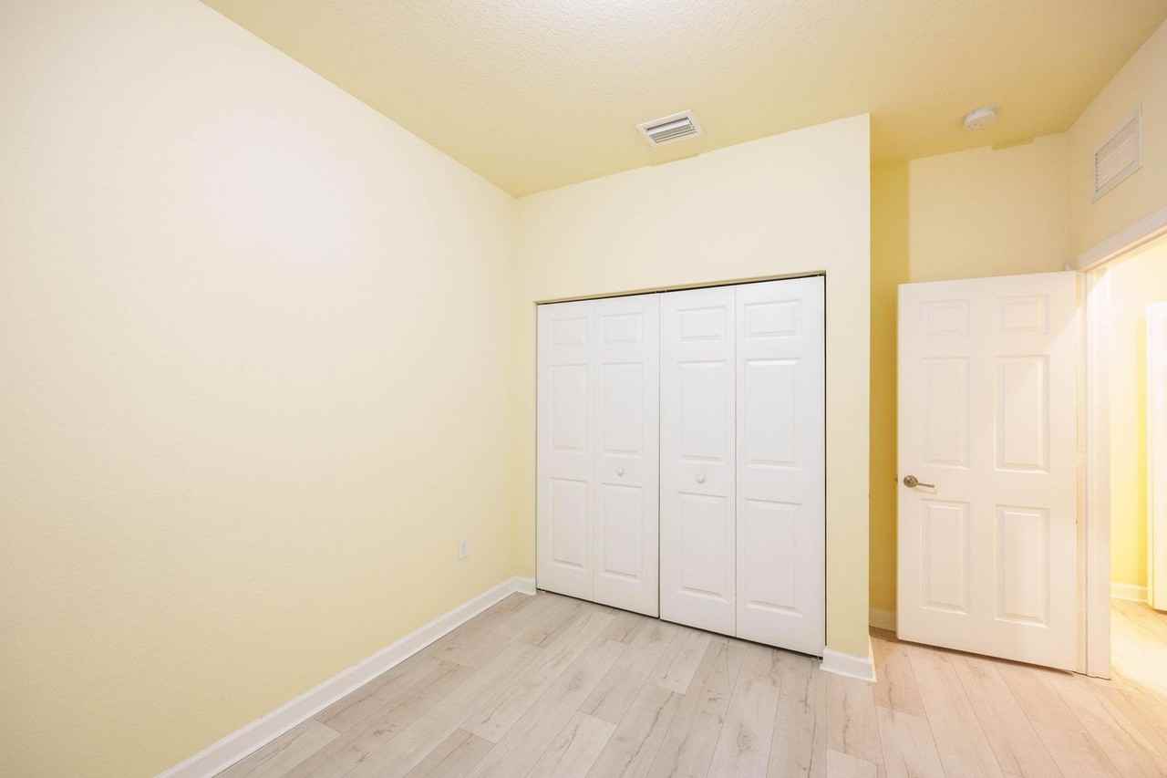 5636 Nw 58th Ln - Photo 3 of 35