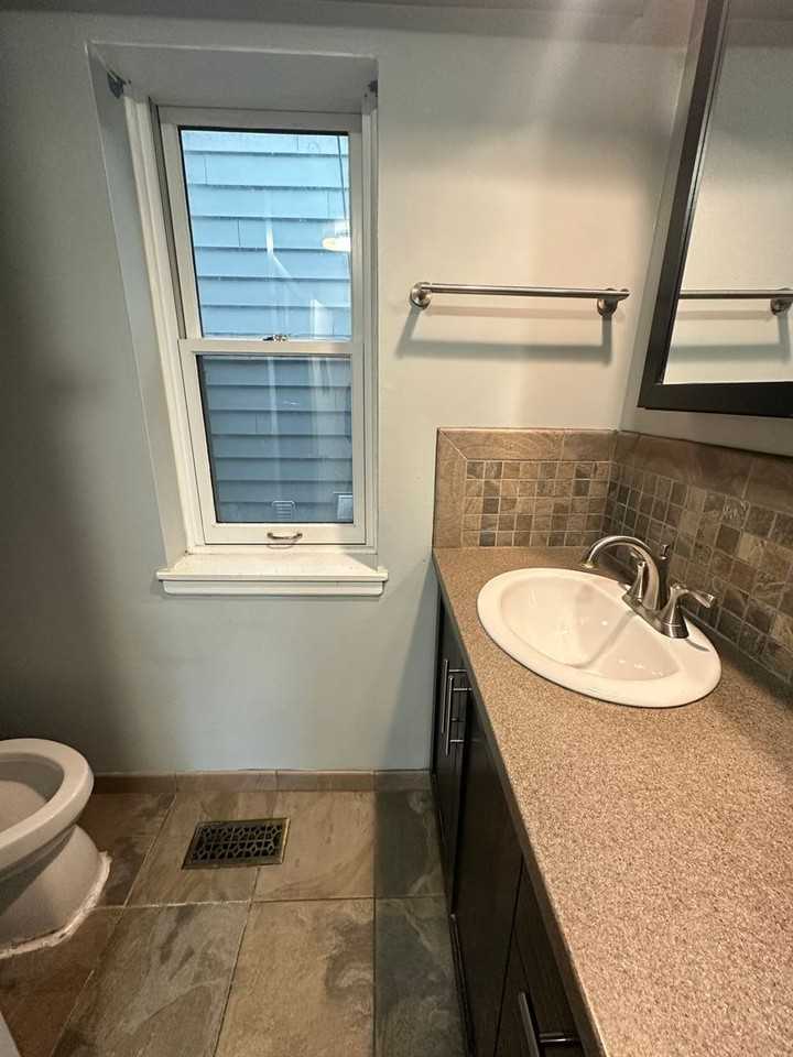 617 S 7th St #B - Photo 6 of 8